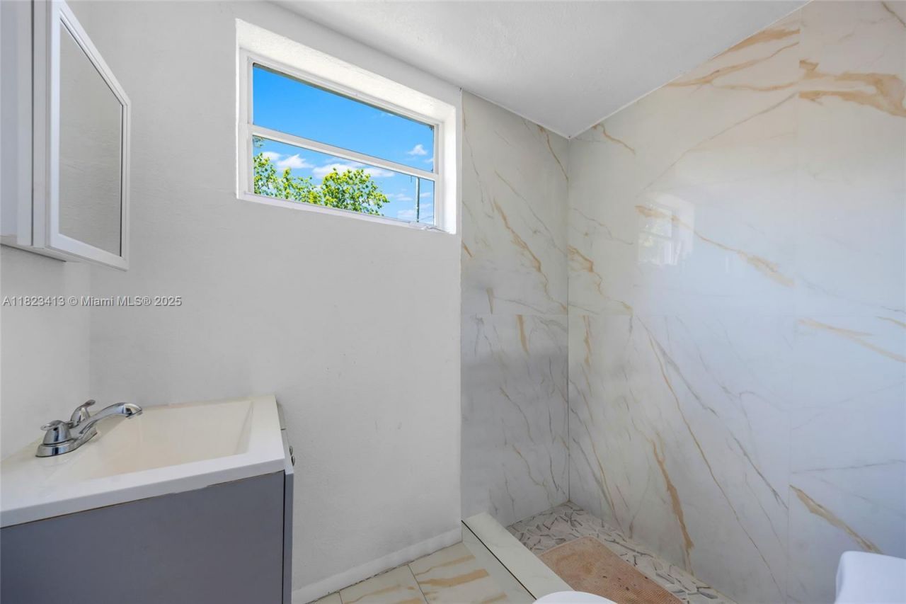 1580 SW 6th St, Miami, FL 33135 Photo