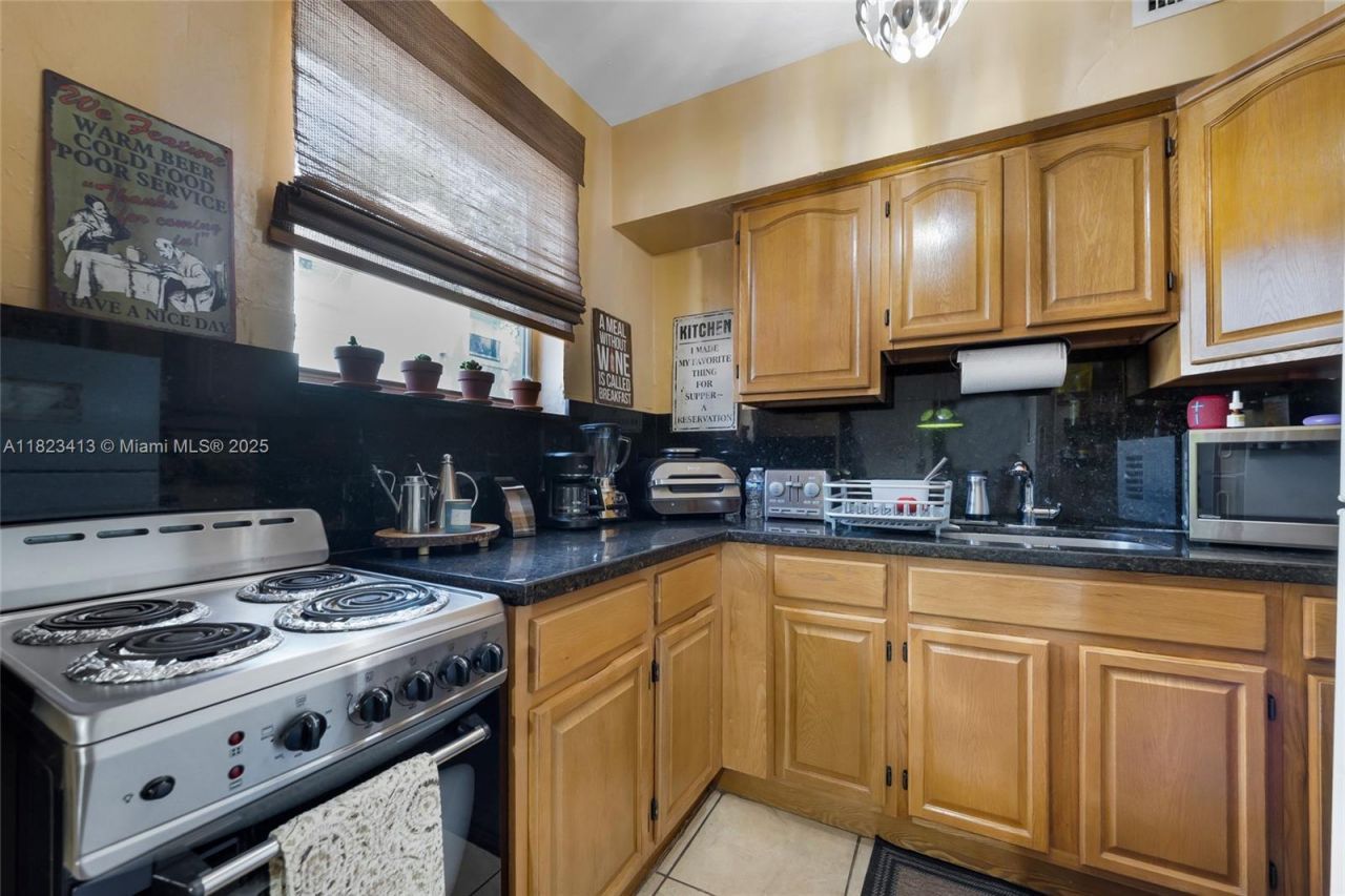 1580 SW 6th St, Miami, FL 33135 Photo