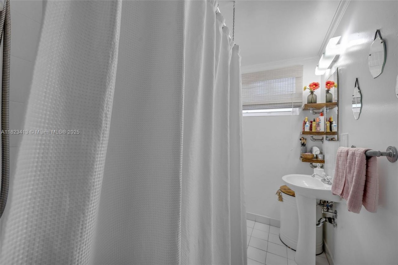 1580 SW 6th St, Miami, FL 33135 Photo