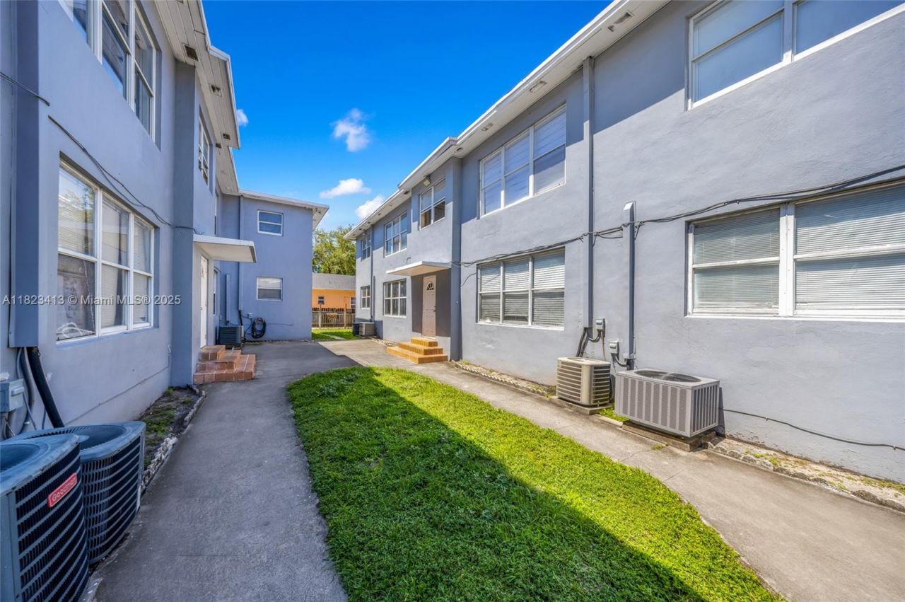 1580 SW 6th St, Miami, FL 33135 Photo