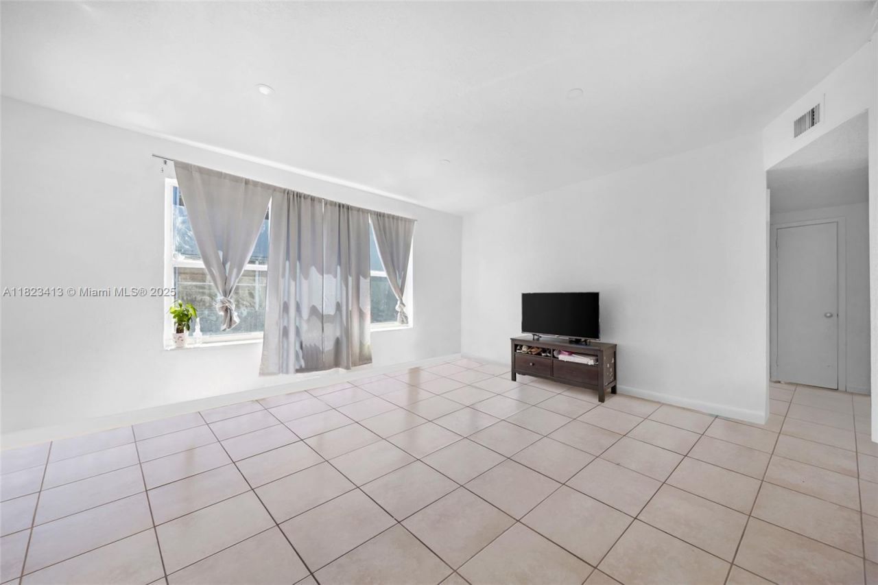 1580 SW 6th St, Miami, FL 33135 Photo