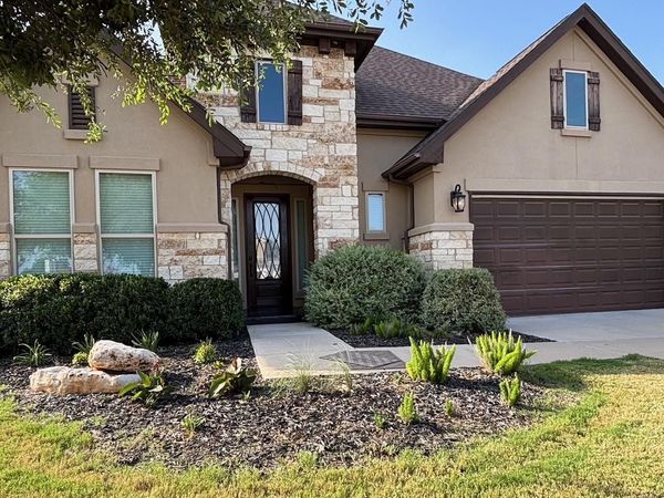 820 Desaix DR, Georgetown, TX 78628