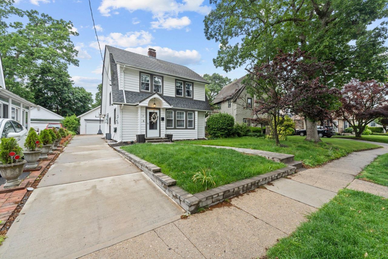 17 Sachem St Street, East Rockaway, NY 11518 Main Photo