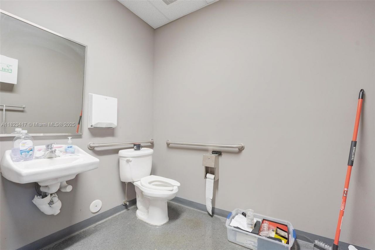 6775 NW 15th Ave, Fort Lauderdale, FL 33309 Photo