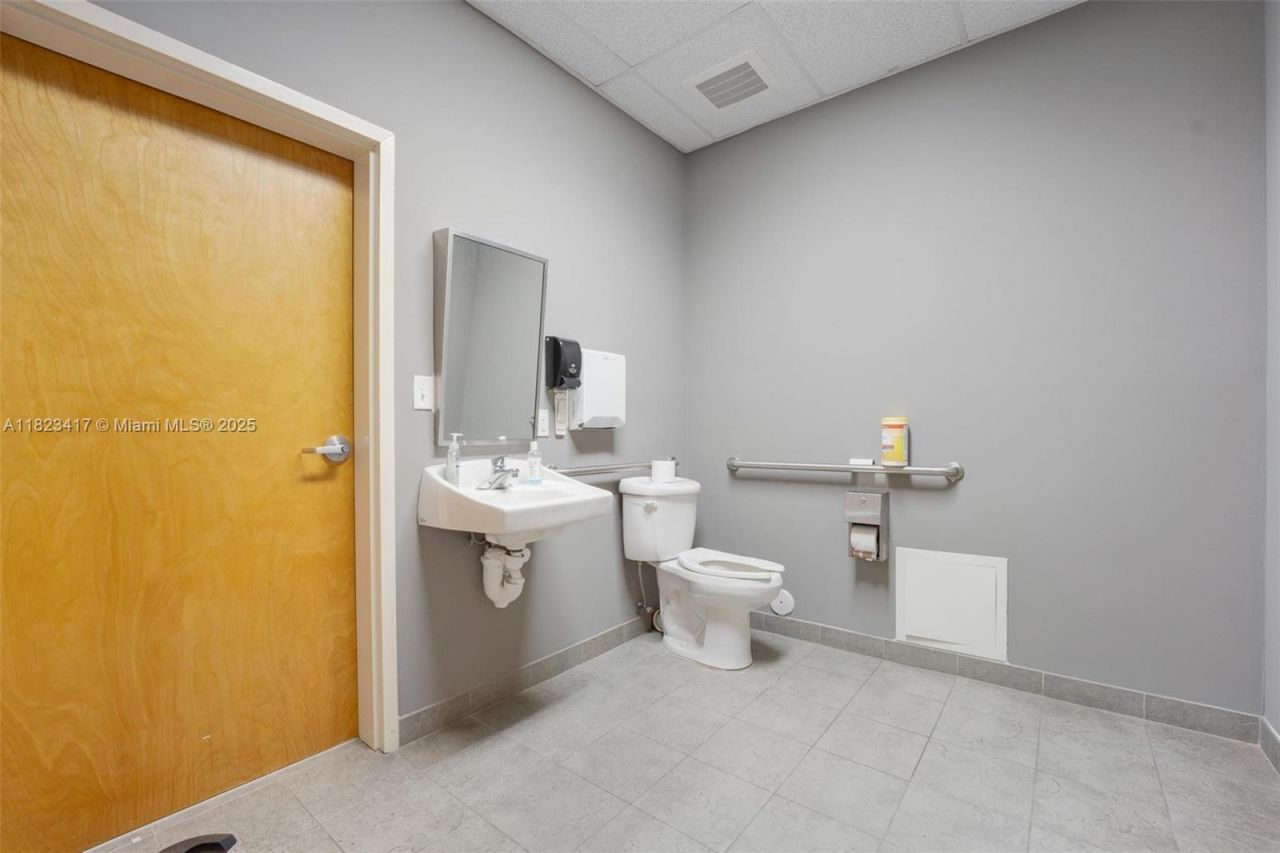 6775 NW 15th Ave, Fort Lauderdale, FL 33309 Photo