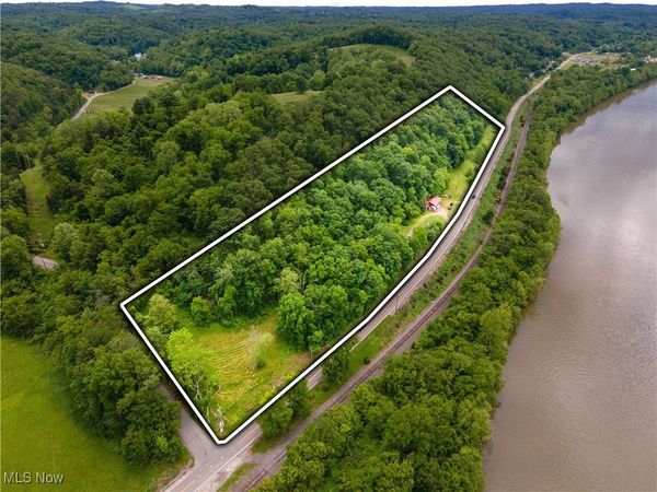31647 Charleston Road, Leon, WV 25123