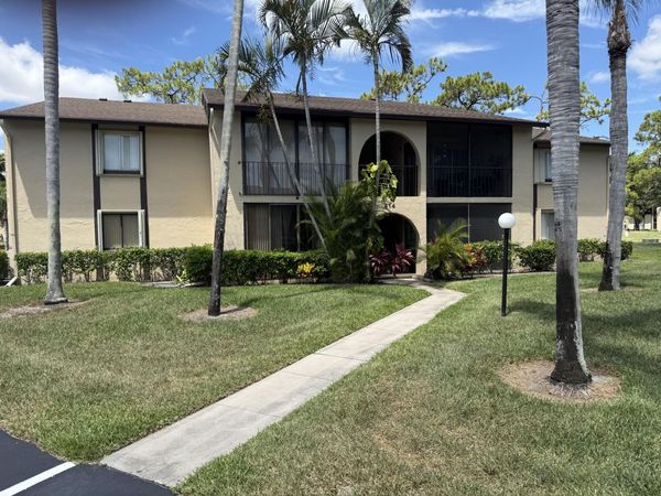 414 Pine Glen Lane, Unit B-1, Greenacres, FL 33463