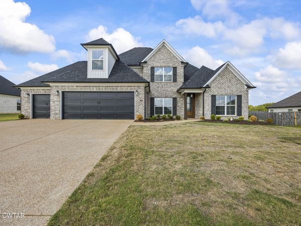 32 Matthews Crossing Drive, Jackson, TN 38305