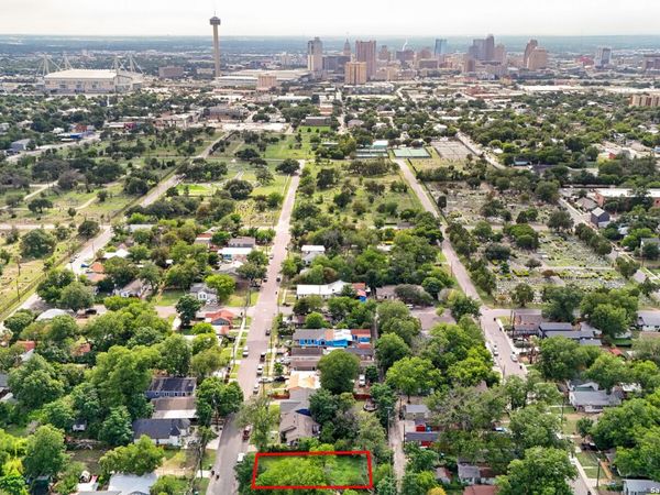 1131 Center, San Antonio, TX 78202