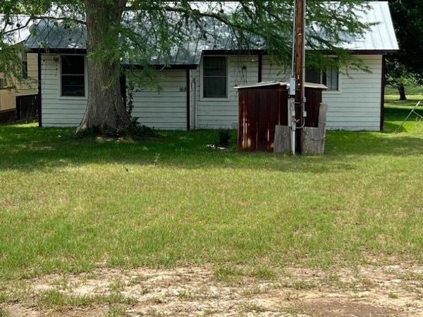 168 WATER ST, Pipe Creek, TX 78063