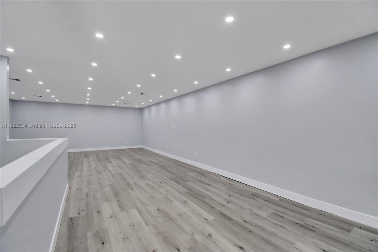 20129 NE 16th Pl, Unit 20129, Miami, FL 33179 Photo