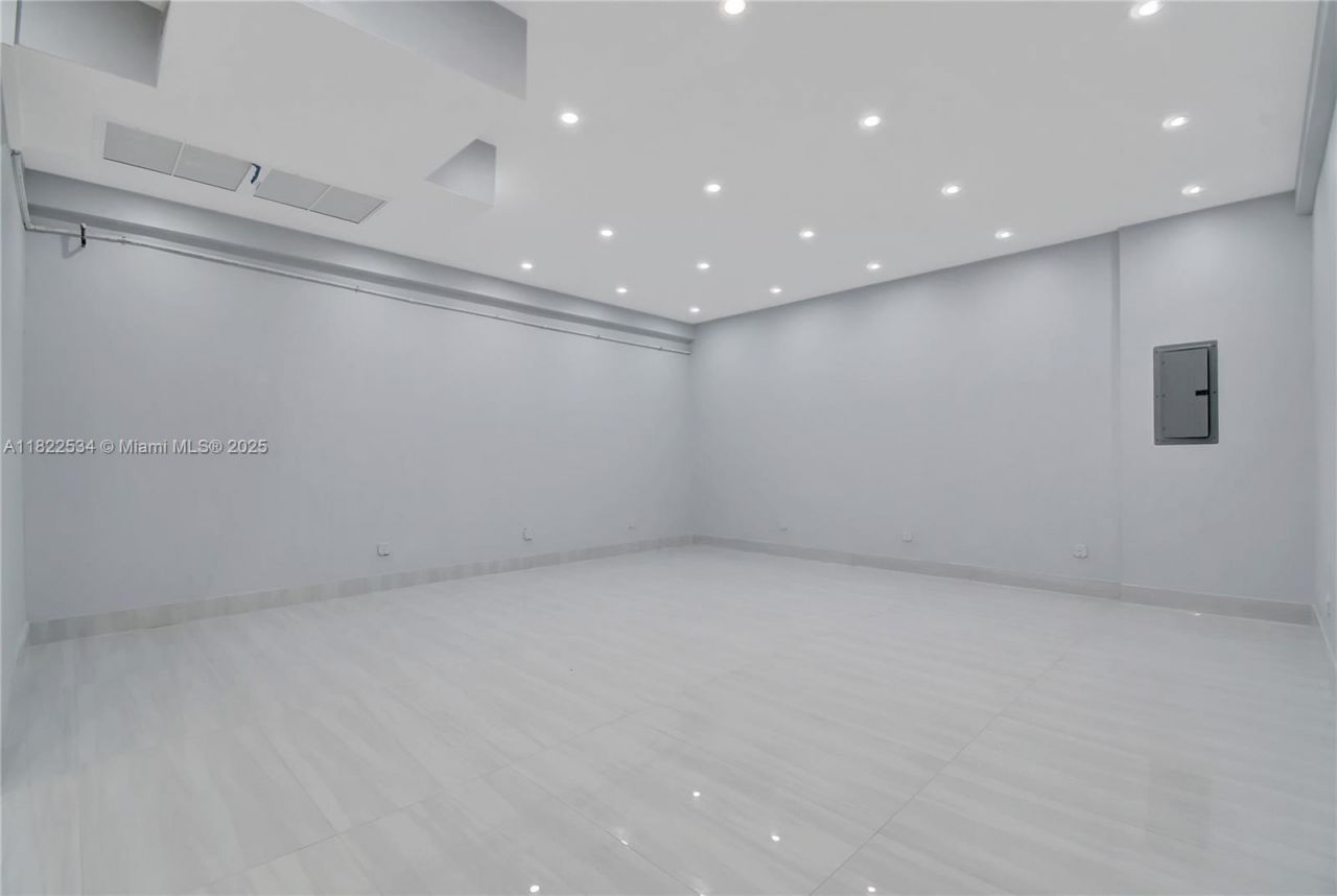 20129 NE 16th Pl, Unit 20129, Miami, FL 33179 Photo