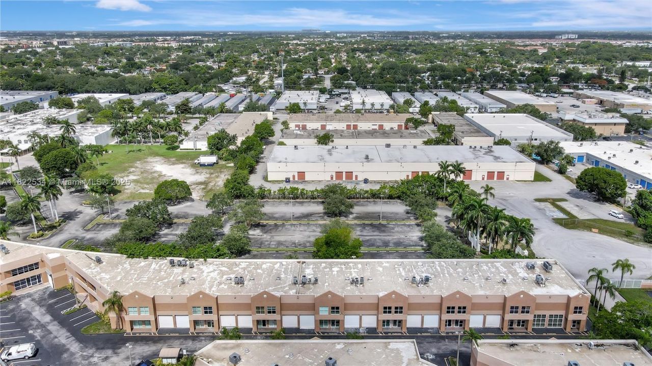 20129 NE 16th Pl, Unit 20129, Miami, FL 33179 Photo