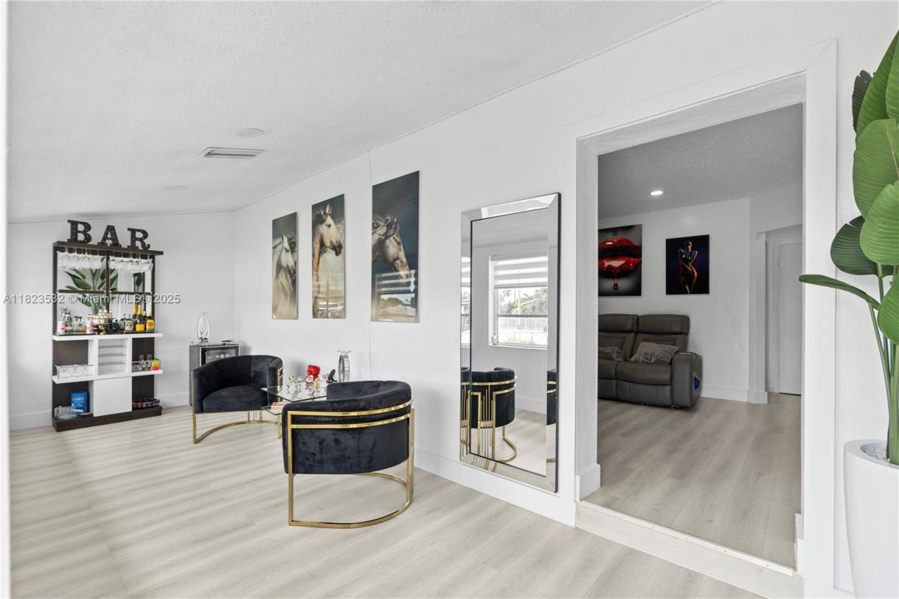 6474 Palm Ave, Hialeah, FL 33012 Photo