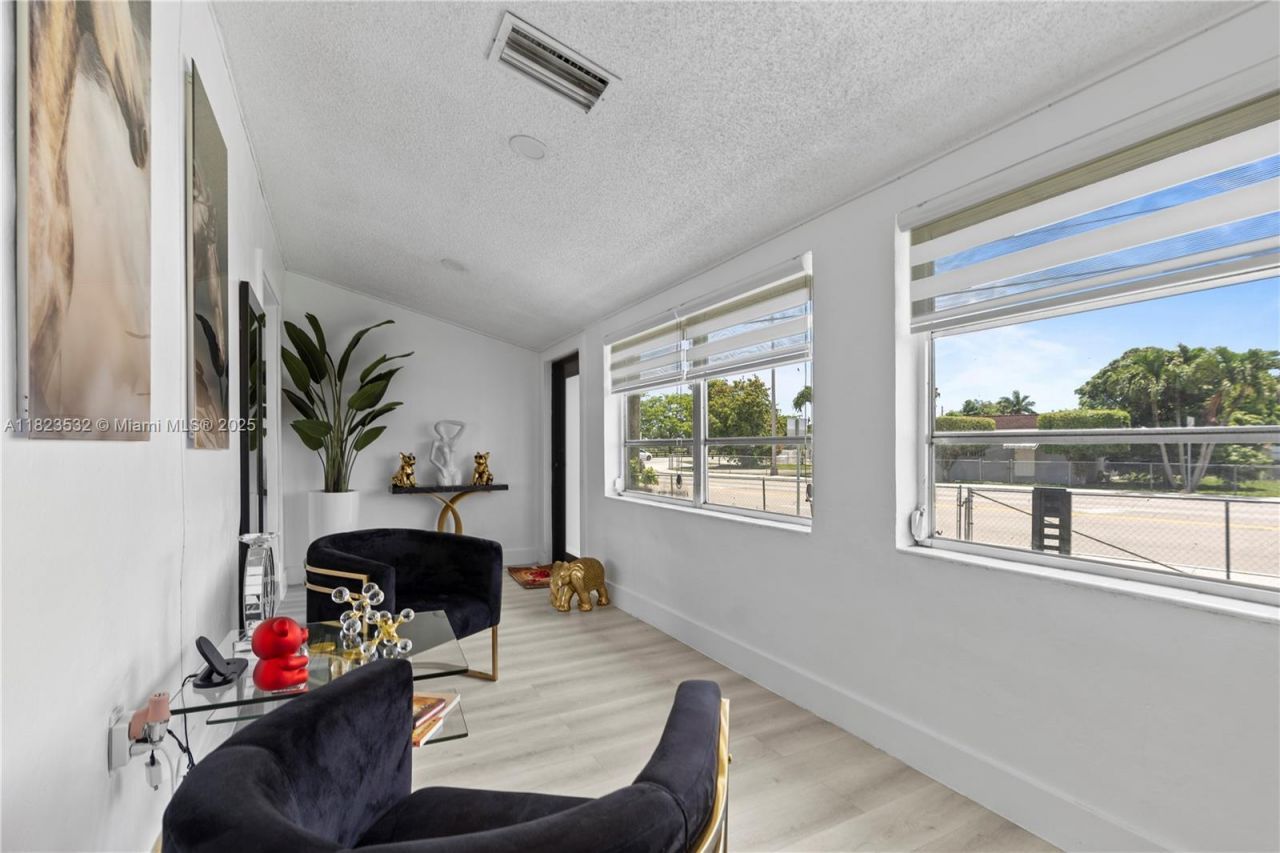 6474 Palm Ave, Hialeah, FL 33012 Photo