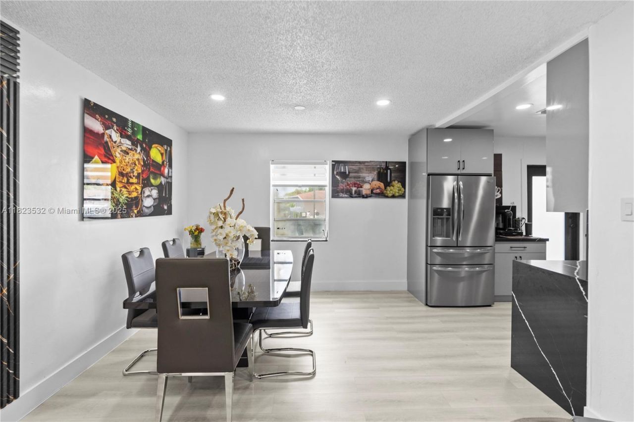 6474 Palm Ave, Hialeah, FL 33012 Photo