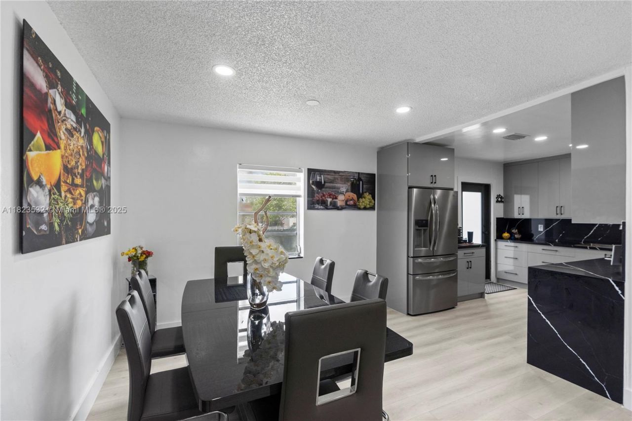 6474 Palm Ave, Hialeah, FL 33012 Photo