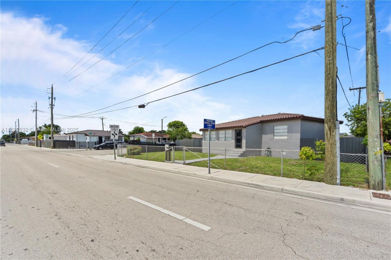 6474 Palm Ave, Hialeah, FL 33012 Photo