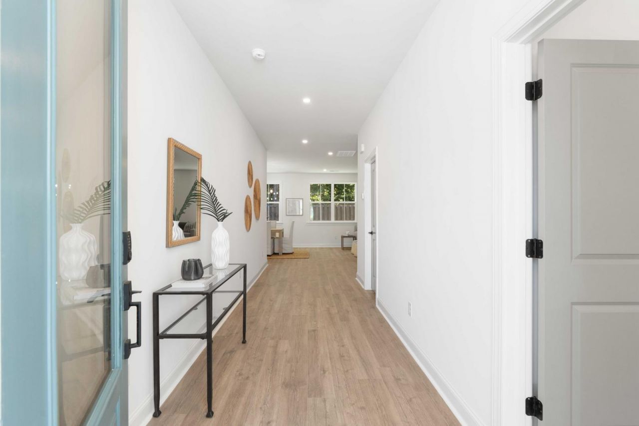 548 Hayes Pk Boulevard Photo 4