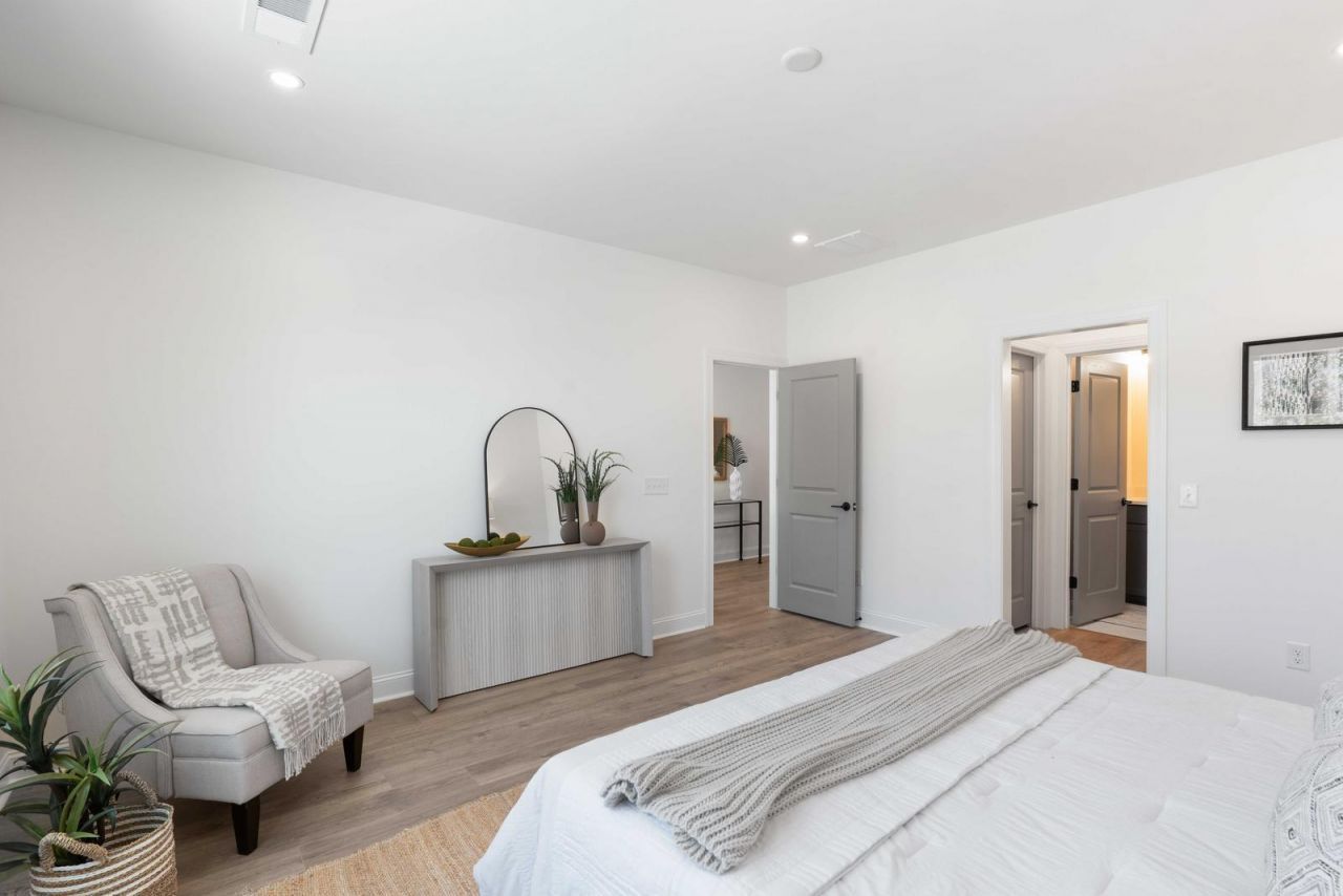 548 Hayes Pk Boulevard Photo 6