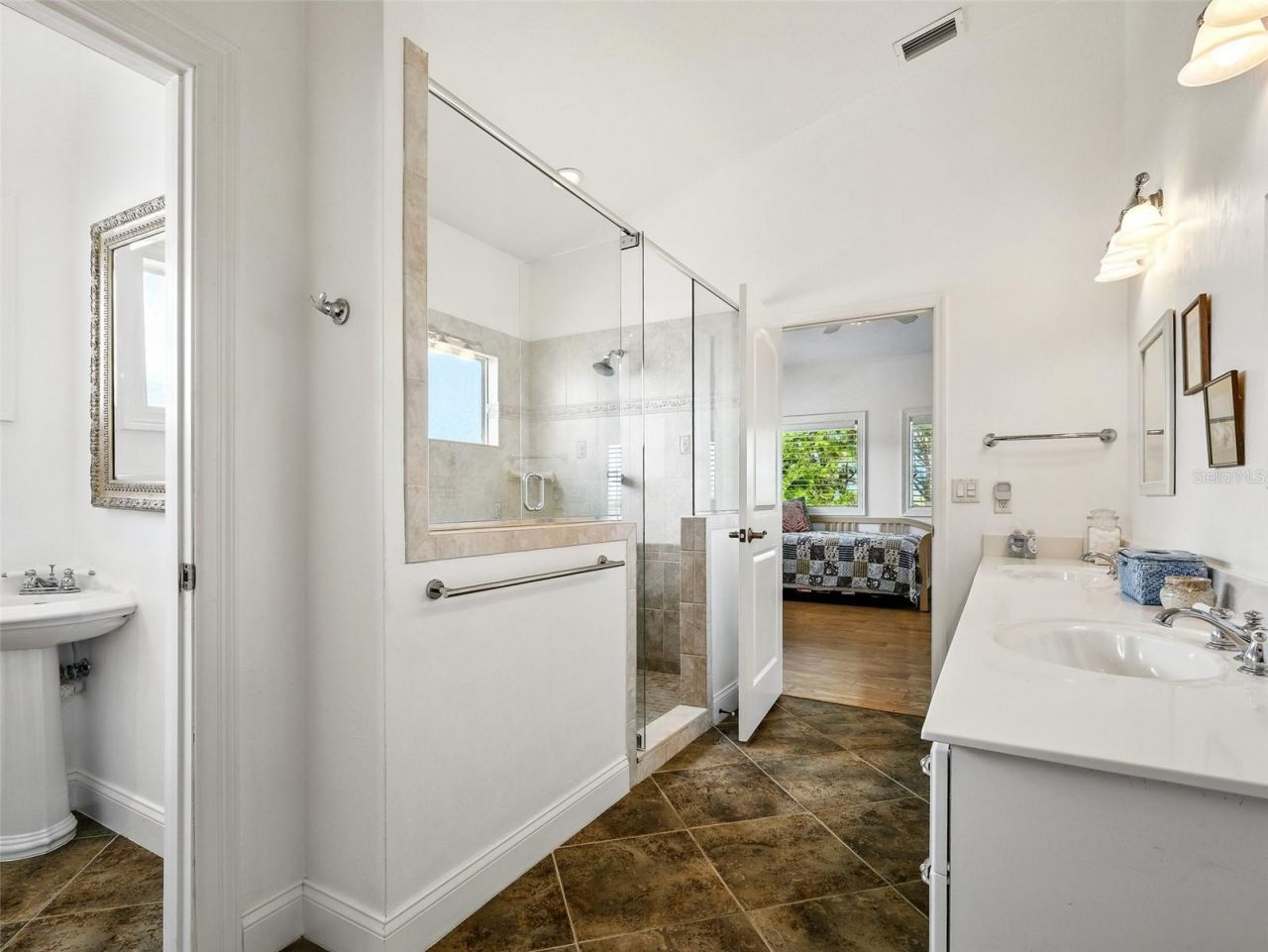 206 S Riverside Drive, Edgewater, FL 32132 Photo