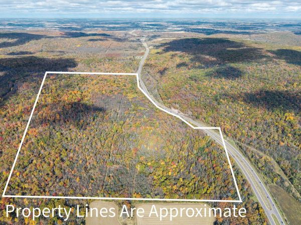 140 Ac Highway 12, Baraboo, WI 53913