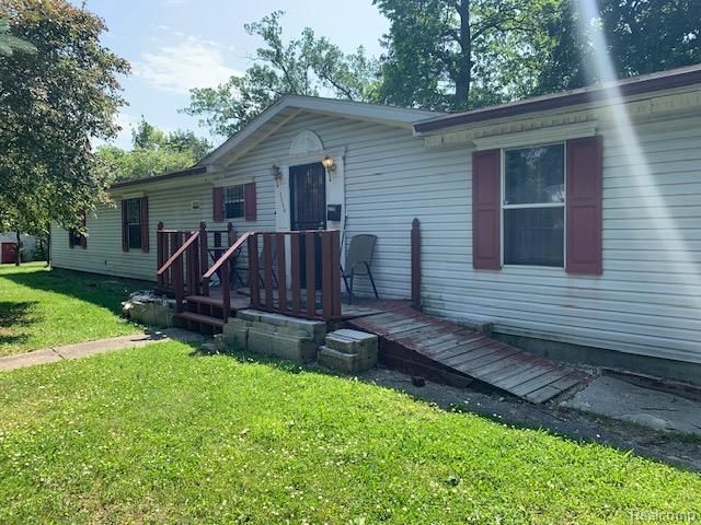 2224 Crocker Avenue, Flint, MI 48503 Main Photo