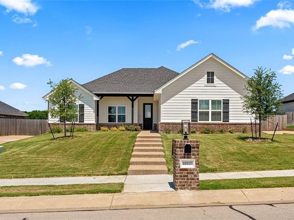 10117 Castleberry Lane, Waco, TX 76712