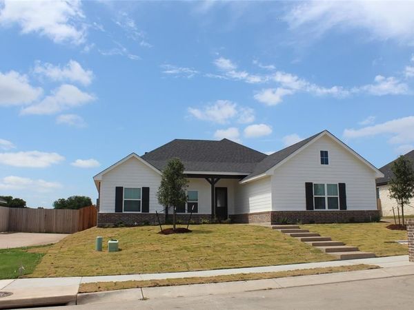 10117 Castleberry Lane, Waco, TX 76712
