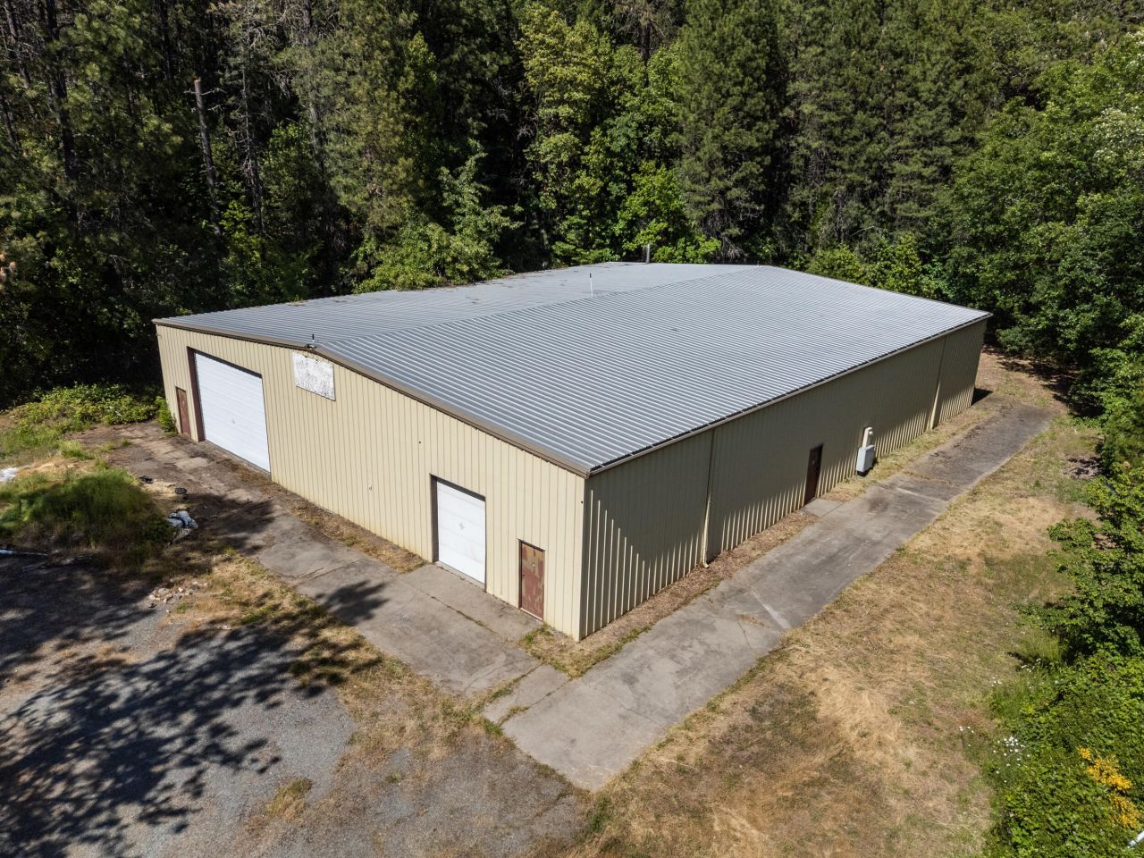 142 Lower Wolf Creek Road, Wolf Creek, OR 97497 Main Photo