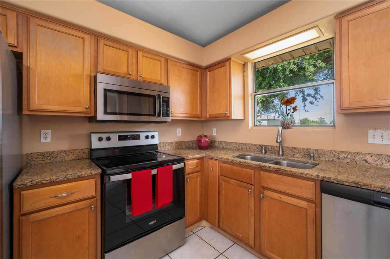 1006 NE 2nd Avenue, Cape Coral, FL 33909 Photo