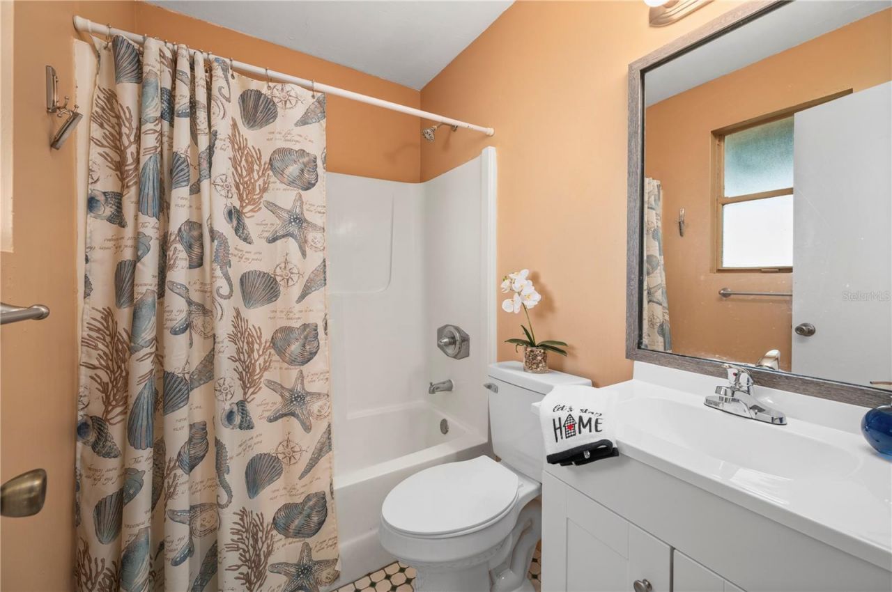 1006 NE 2nd Avenue, Cape Coral, FL 33909 Photo