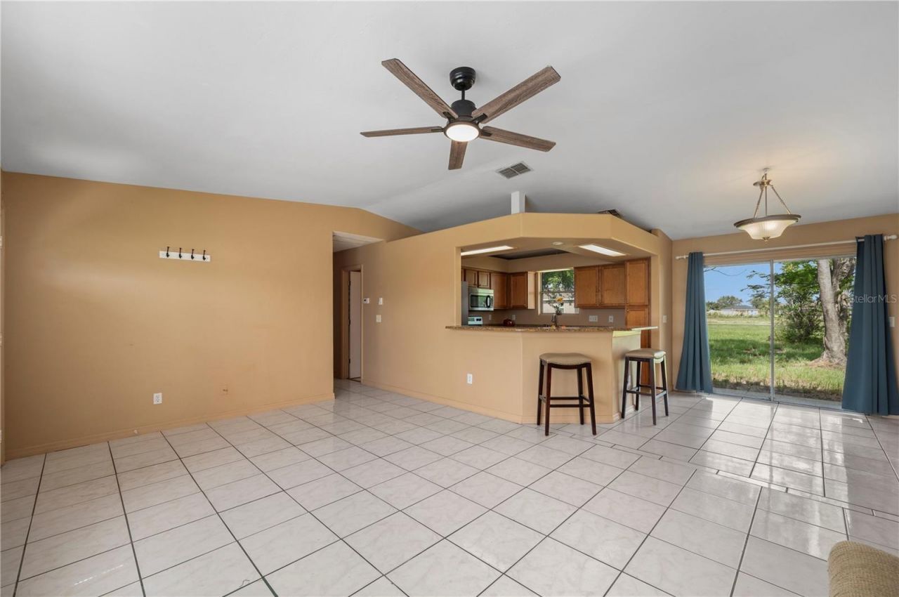 1006 NE 2nd Avenue, Cape Coral, FL 33909 Photo