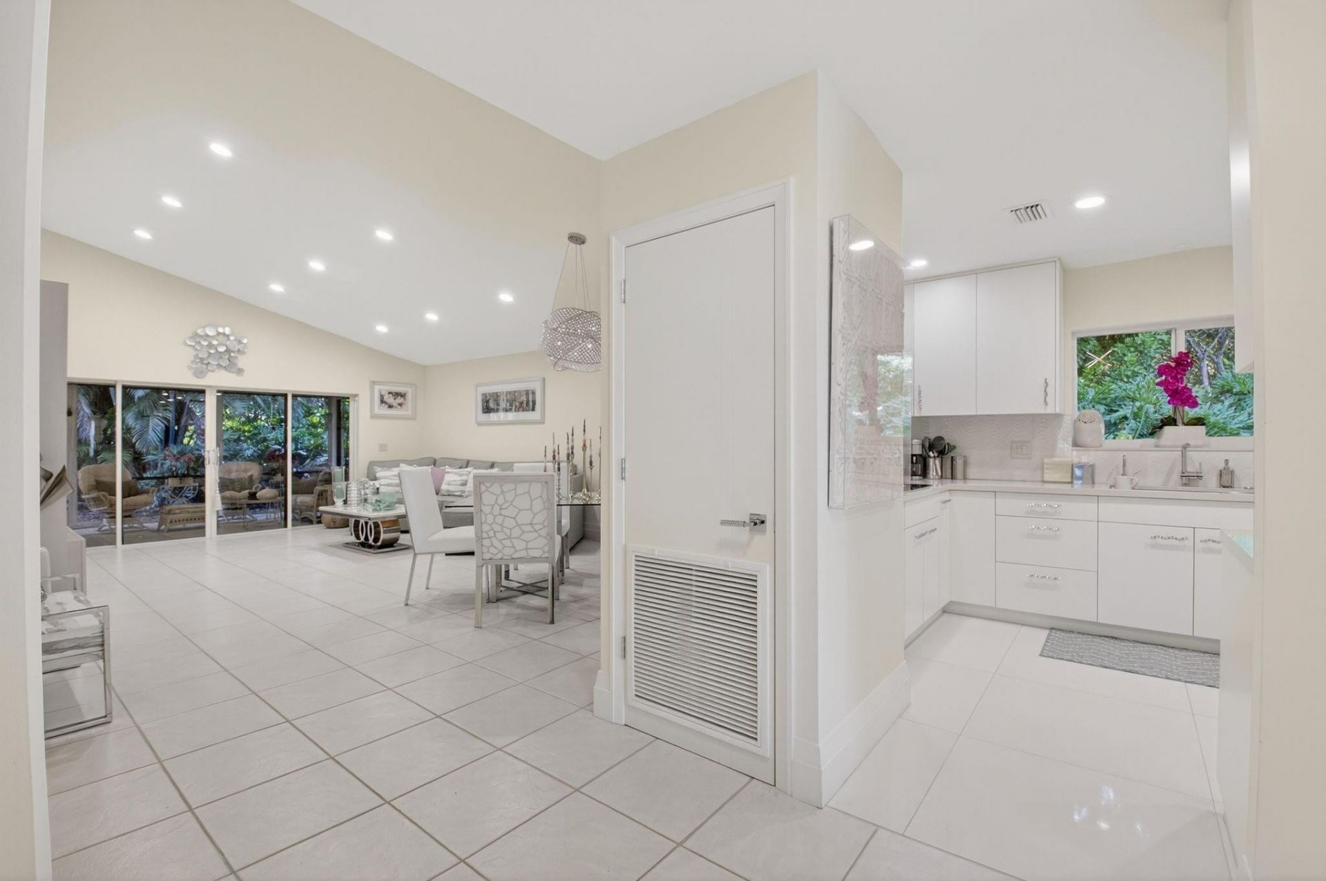 19452 Waters Reach Lane 305 Lane, Unit 305, Boca Raton, FL 33434 Photo