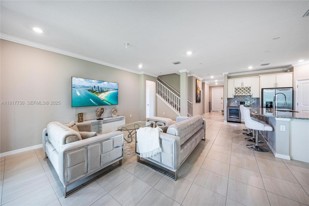 8160 NW 78th St, Tamarac, FL 33321 Photo