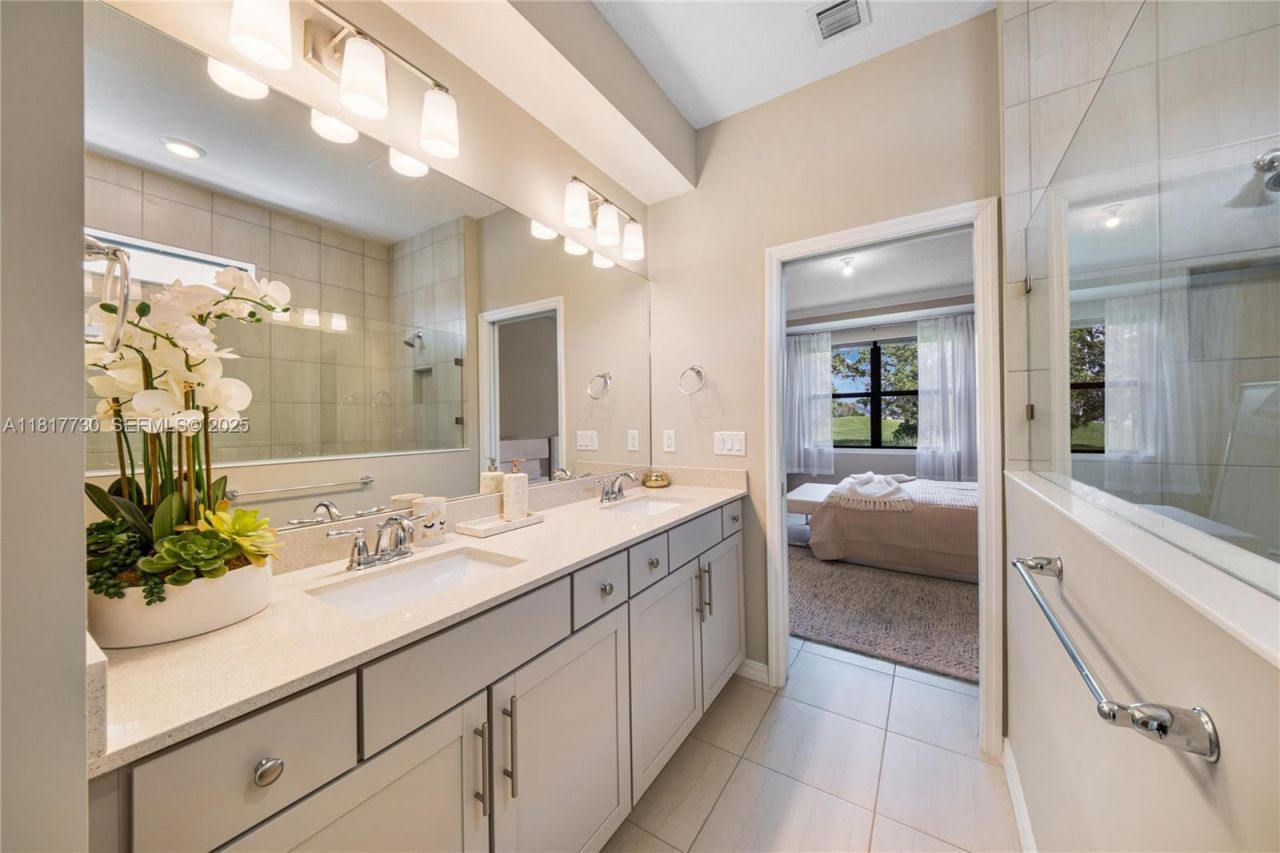 8160 NW 78th St, Tamarac, FL 33321 Photo