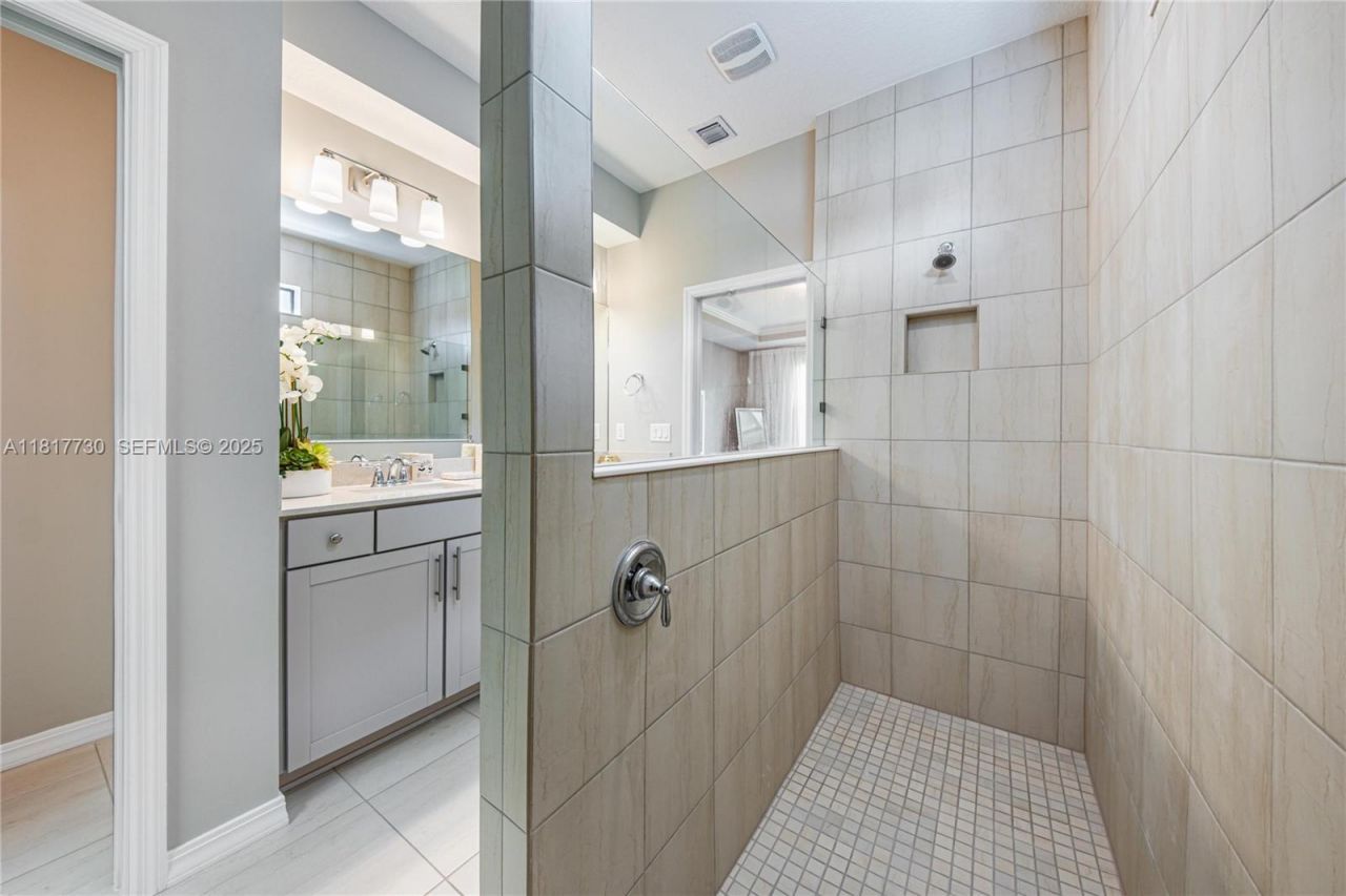 8160 NW 78th St, Tamarac, FL 33321 Photo