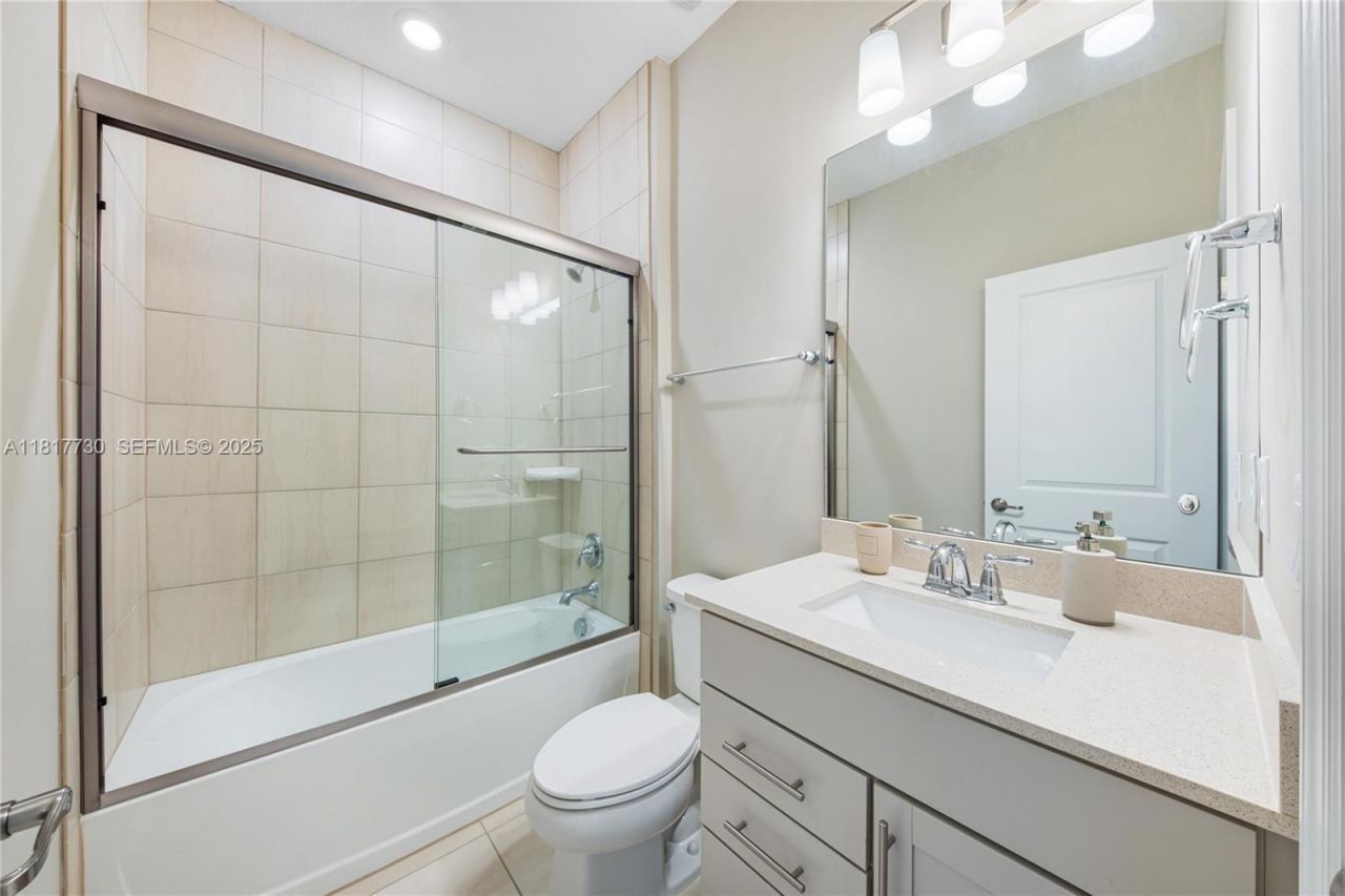 8160 NW 78th St, Tamarac, FL 33321 Photo