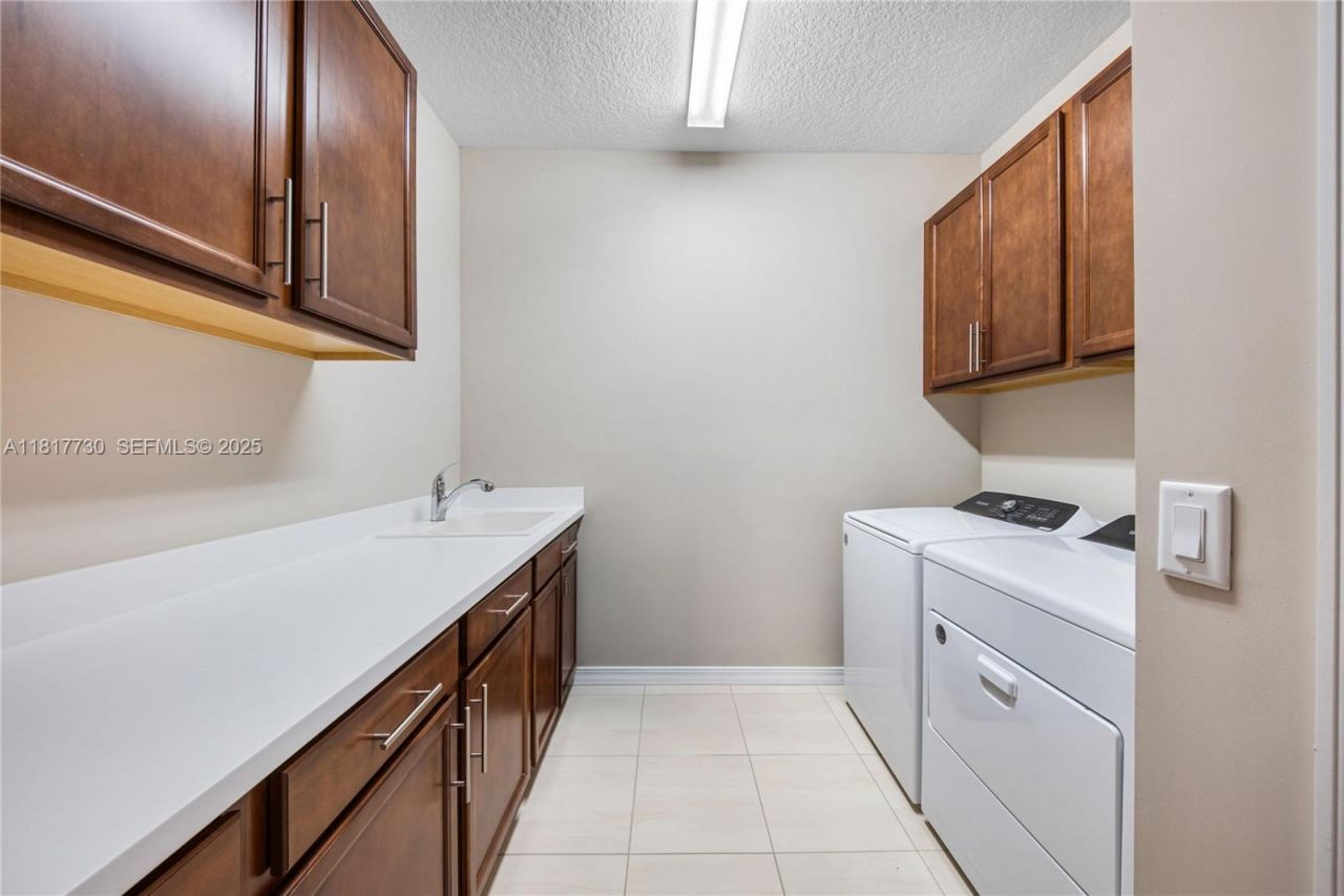 8160 NW 78th St, Tamarac, FL 33321 Photo