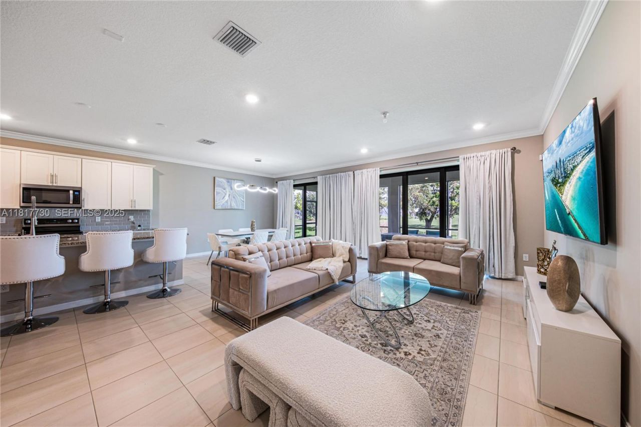 8160 NW 78th St, Tamarac, FL 33321 Photo