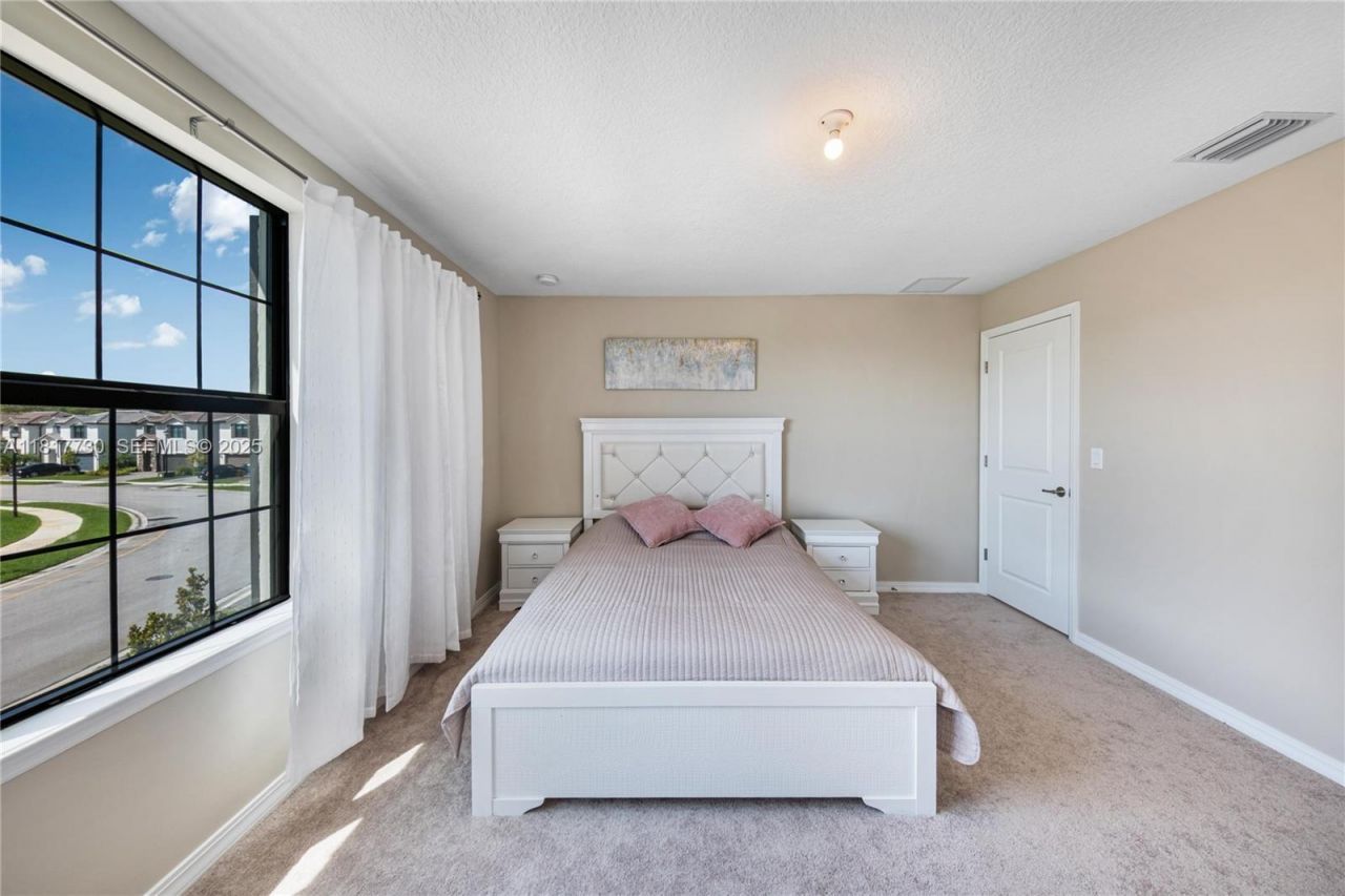 8160 NW 78th St, Tamarac, FL 33321 Photo