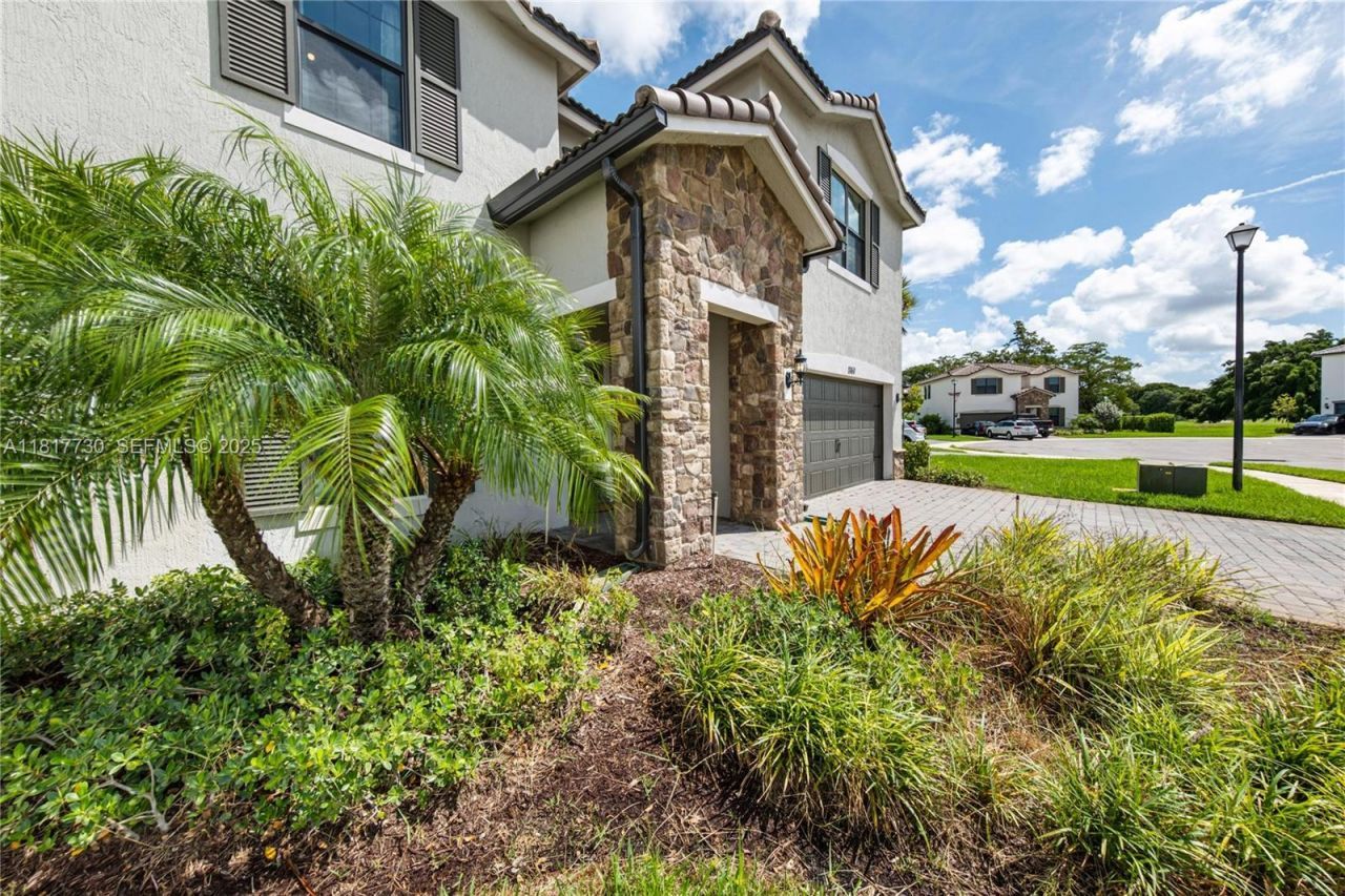 8160 NW 78th St, Tamarac, FL 33321 Photo