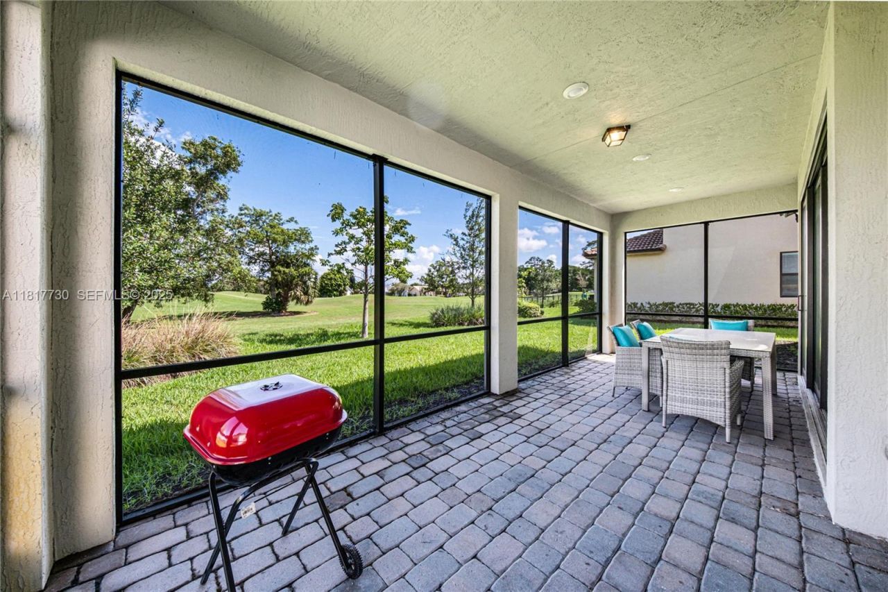 8160 NW 78th St, Tamarac, FL 33321 Photo