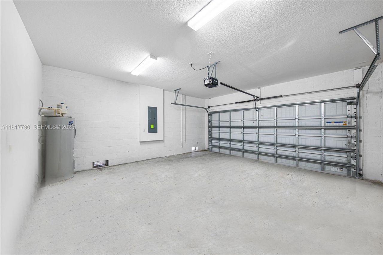 8160 NW 78th St, Tamarac, FL 33321 Photo