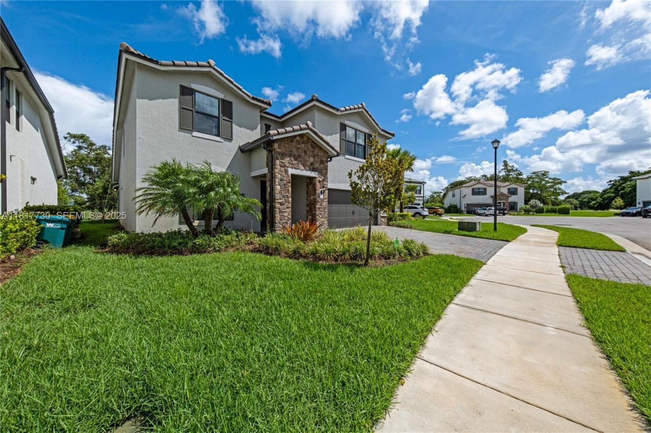 8160 NW 78th St, Tamarac, FL 33321 Photo