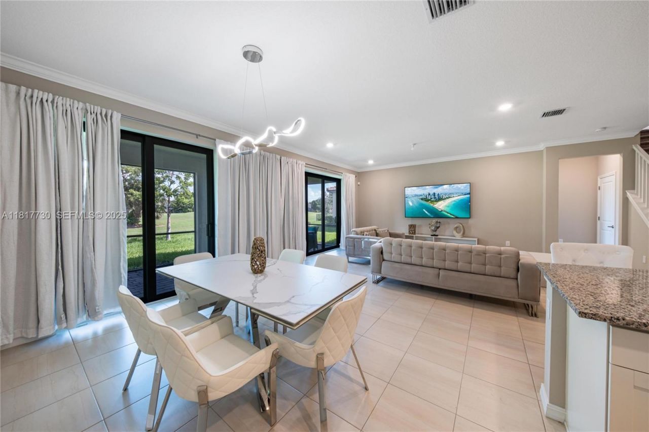 8160 NW 78th St, Tamarac, FL 33321 Photo