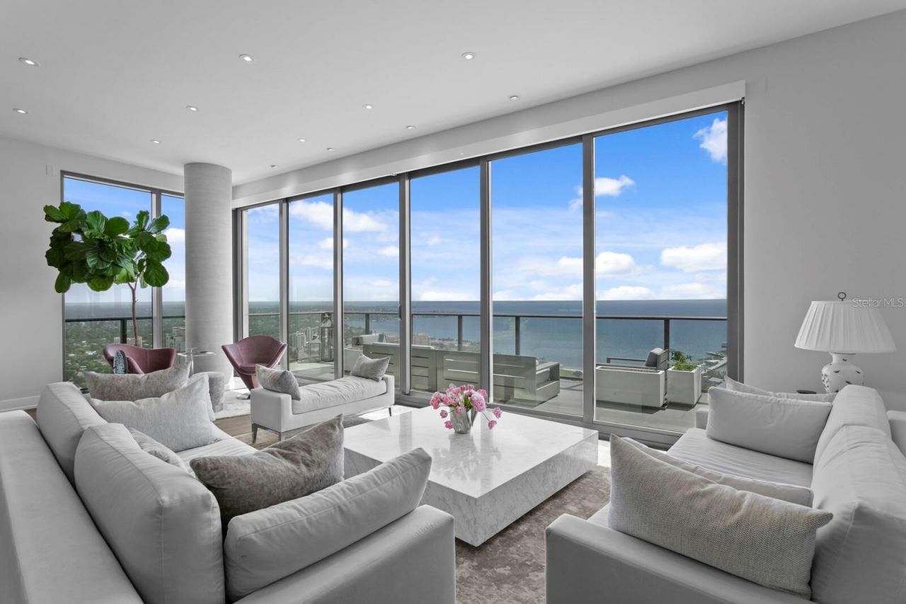 100 1st Avenue N, Unit 3905, Saint Petersburg, FL 33701 Photo