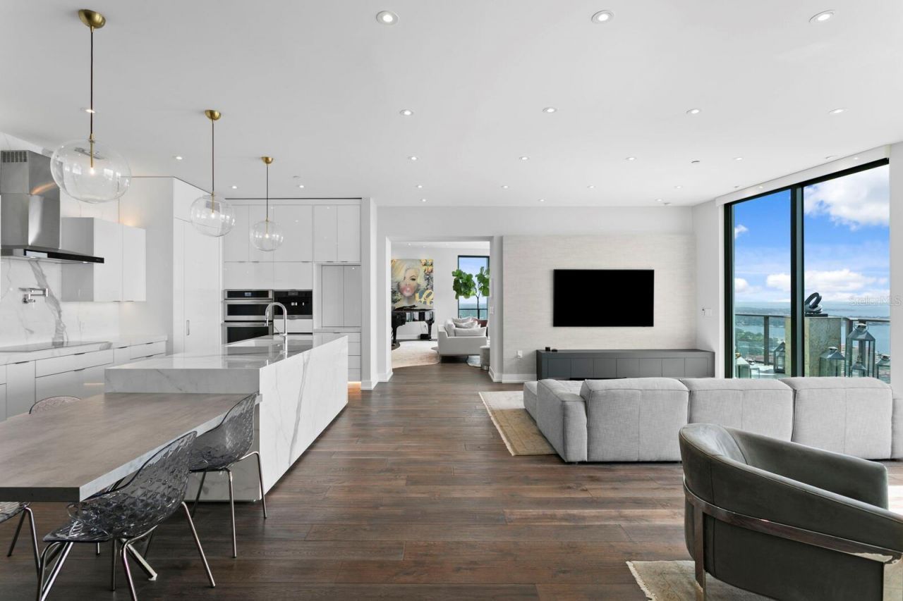 100 1st Avenue N, Unit 3905, Saint Petersburg, FL 33701 Photo