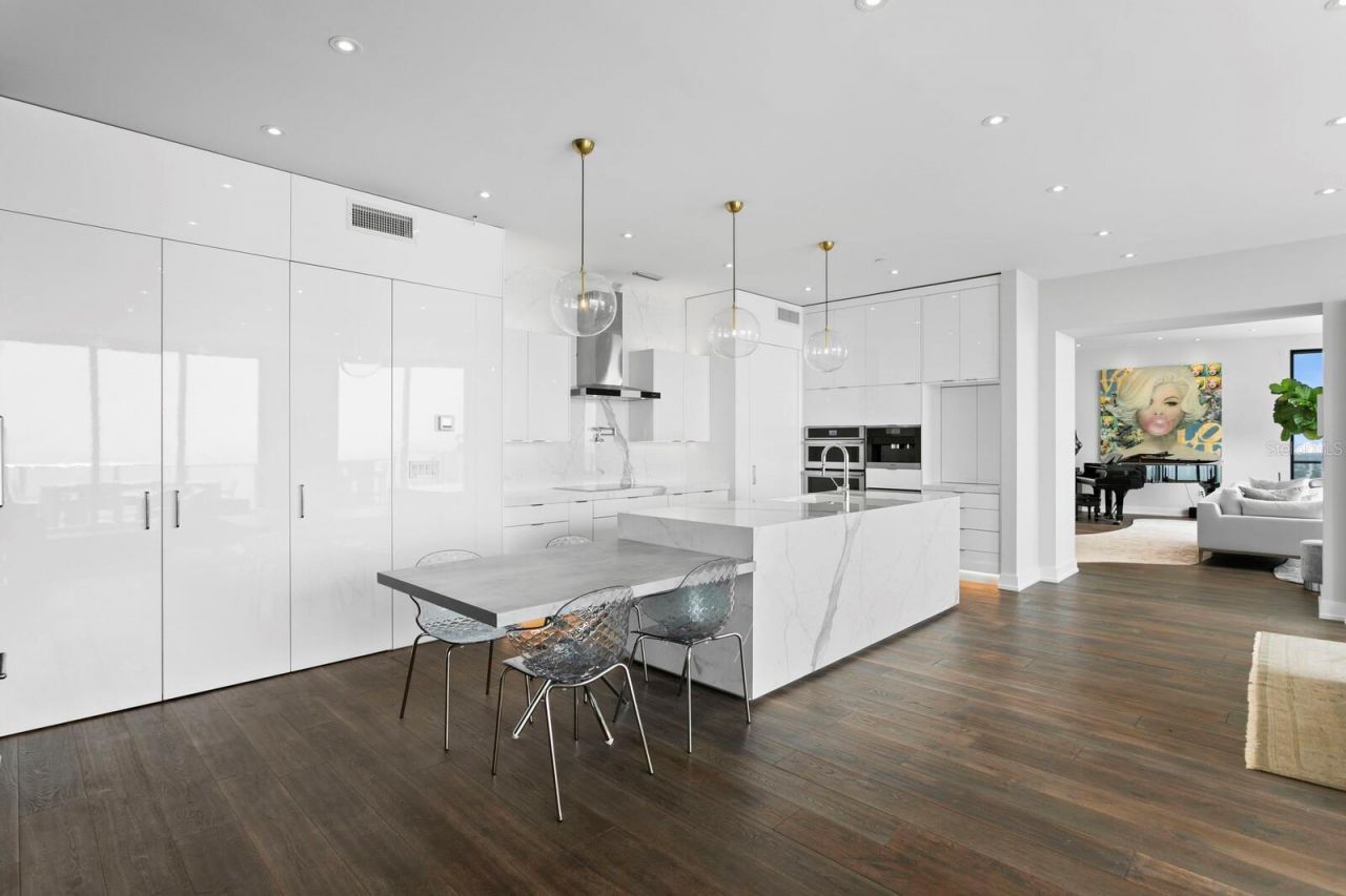 100 1st Avenue N, Unit 3905, Saint Petersburg, FL 33701 Photo