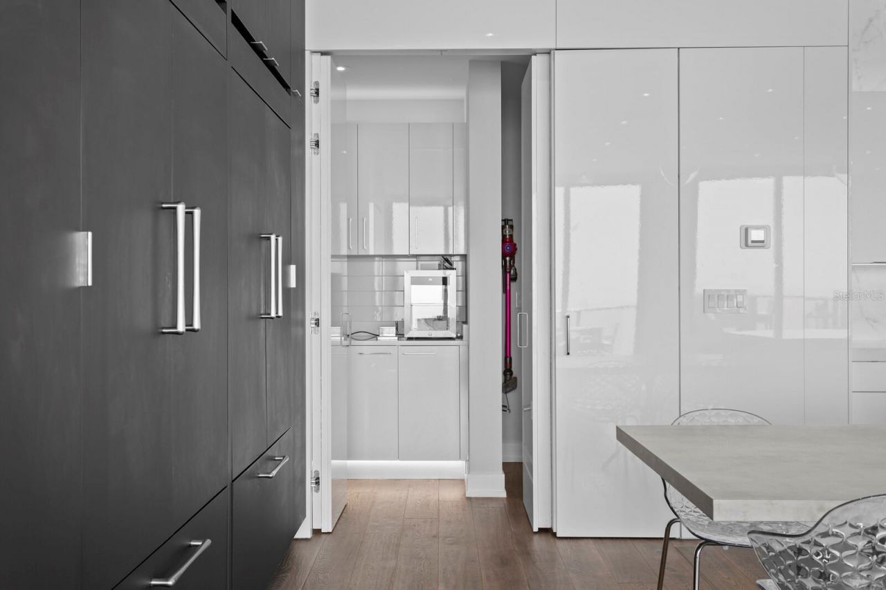 100 1st Avenue N, Unit 3905, Saint Petersburg, FL 33701 Photo